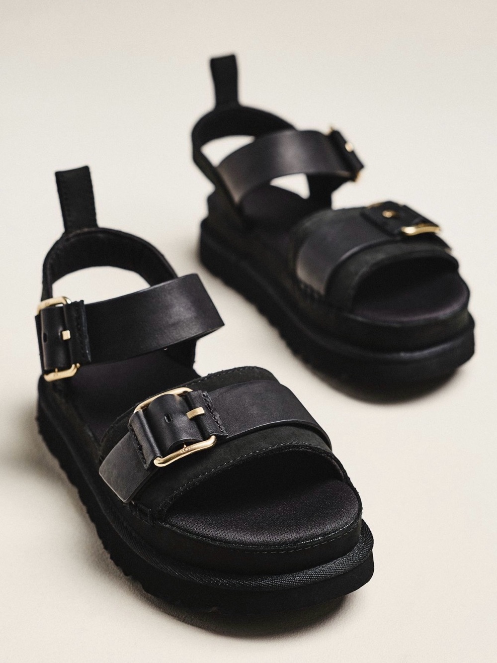 UGG Goldenstar Villa Sandals Size 10